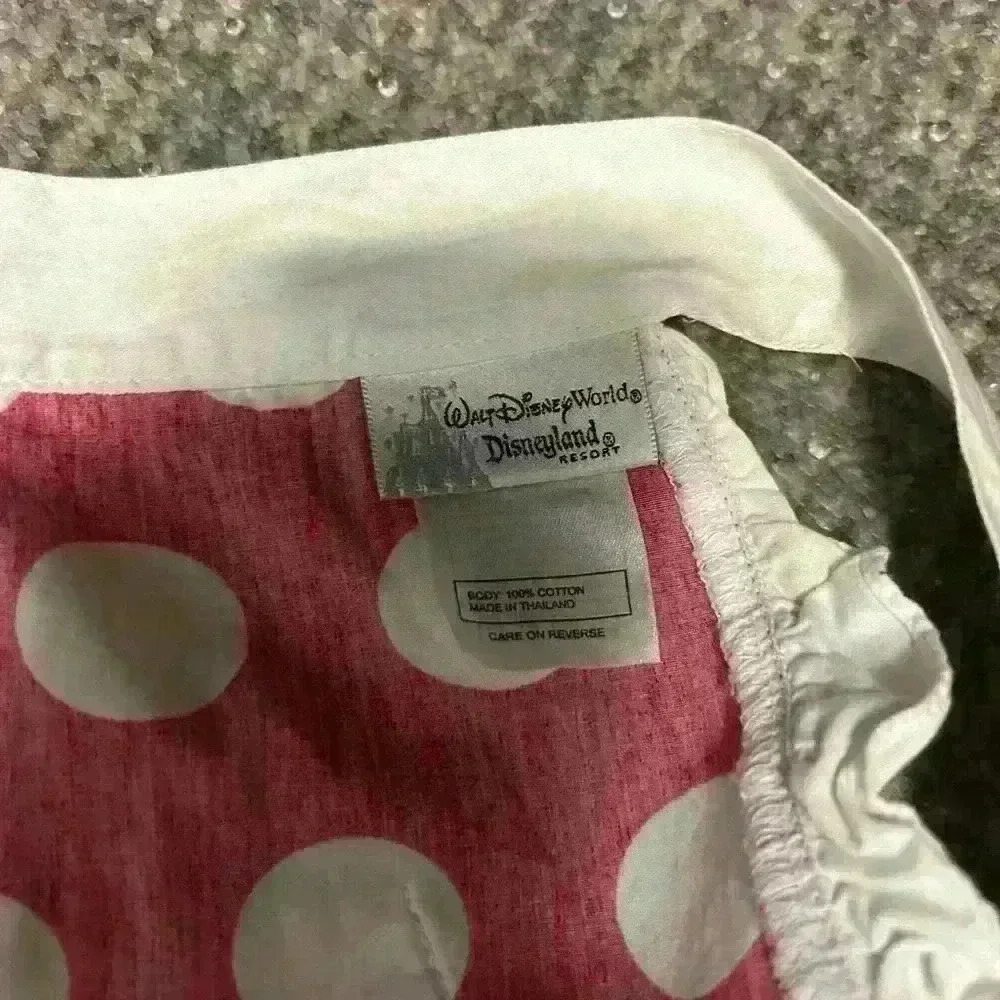 Vintage inspired Mini Mouse apron straight from Disney ! Polka dot - Picture 3 of 4